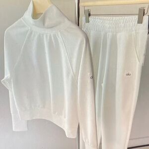ALO Yoga White Ribbed Knit Set